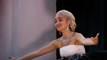 Rachel Zegler serenades the crowd for free in a new London production of 'Evita'