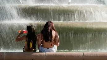 How to stay cool in a heat wave — even without air conditioning